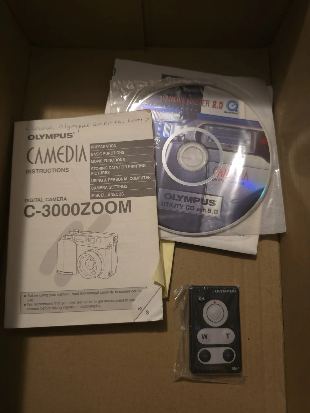 Olympus Camedia C-3000 Zoom Digital Camera - Silver